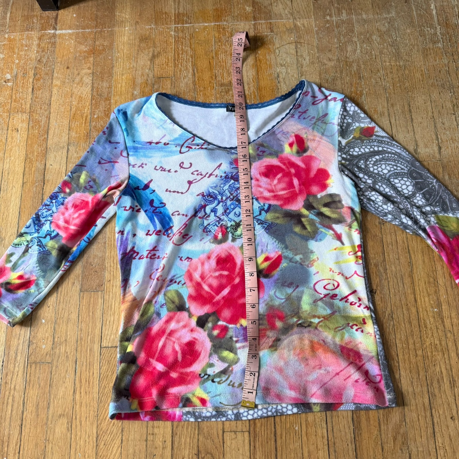 Y2k Yukiko Multicoloured floral print graphic top with 3/4 sleeves sz. m fairy