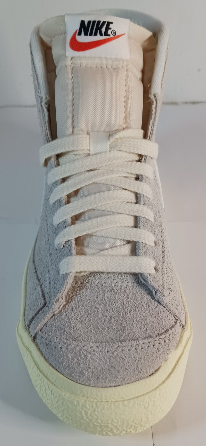 Nike Blazer Mid ’77 ‘Light Bone/Alabaster’ Shoes Womens Size 5.5
