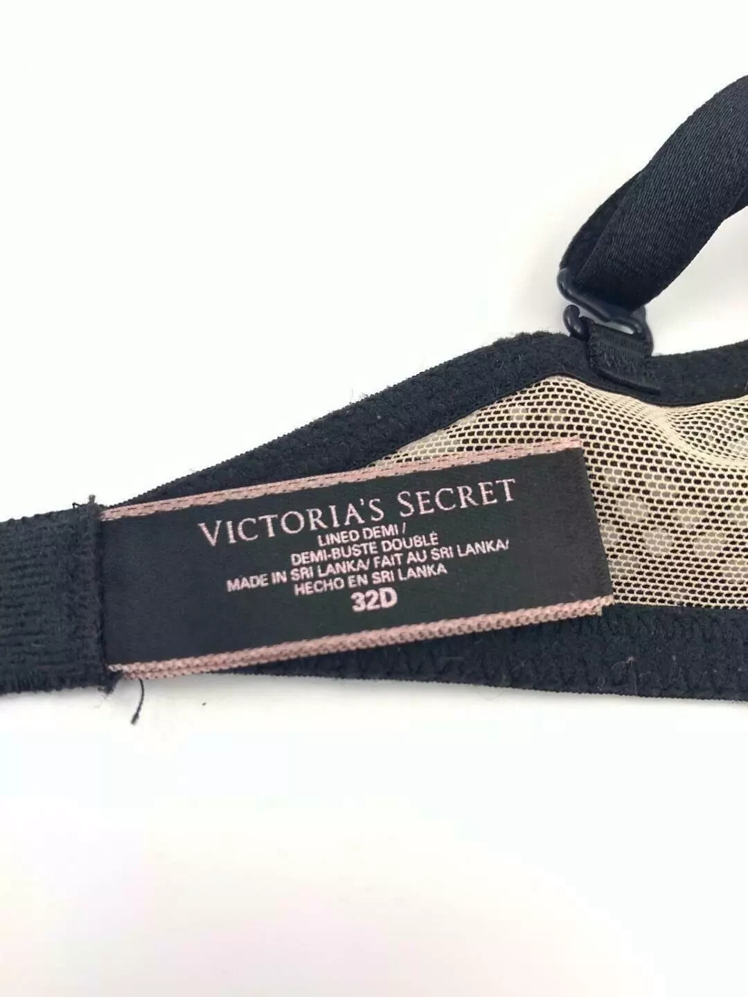 Victoria’s Secret Lined Demi Bra 32D Black Lace Nude Underwire Pattern Lace Like
