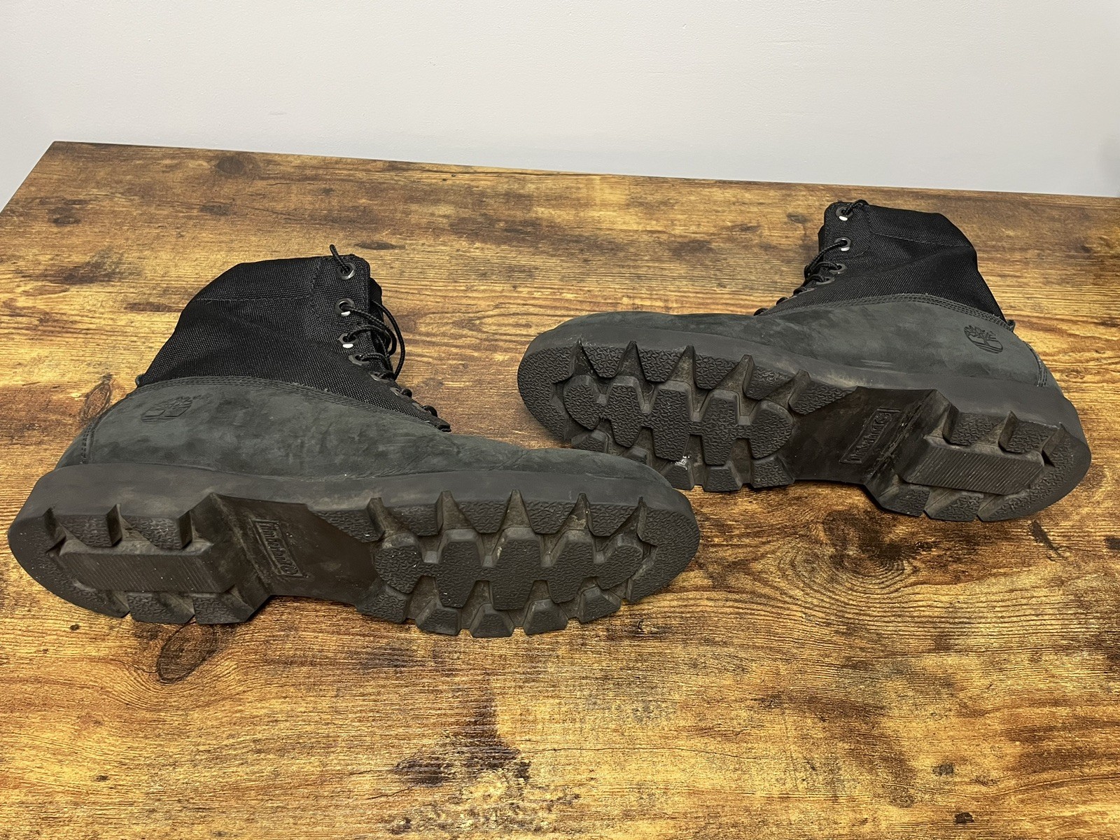 Timberland Classic 6 inch Waterproof Men’s Boots Size 13 Black Nubuck 8635L