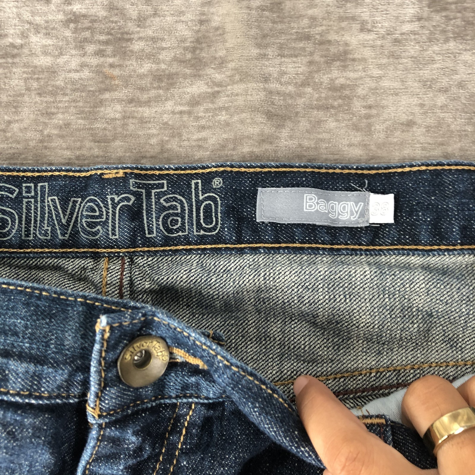 Vintage Levi’s Silvertab Baggy Denim Blue Jeans Men’s Size 38 38×31
