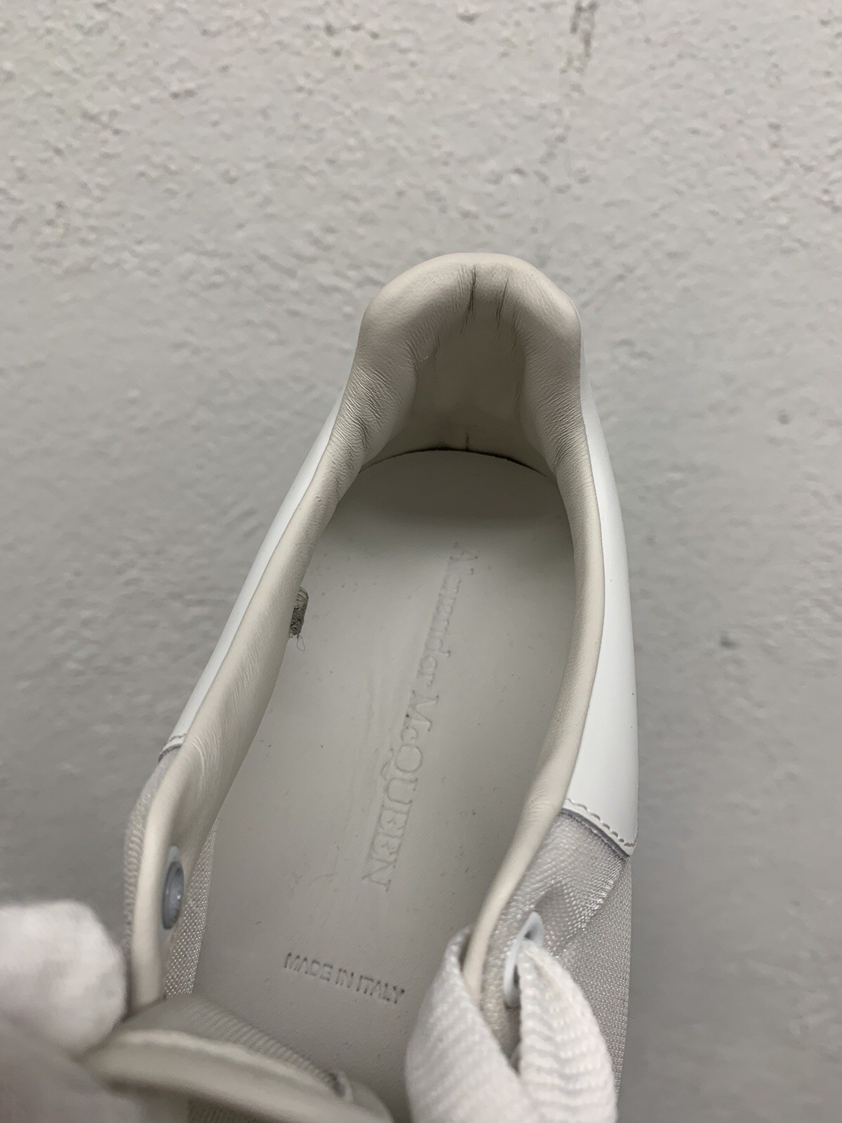 New With Box Men’s Oversized Alexander McQueen Sneaker White EU 42 US 9 X110