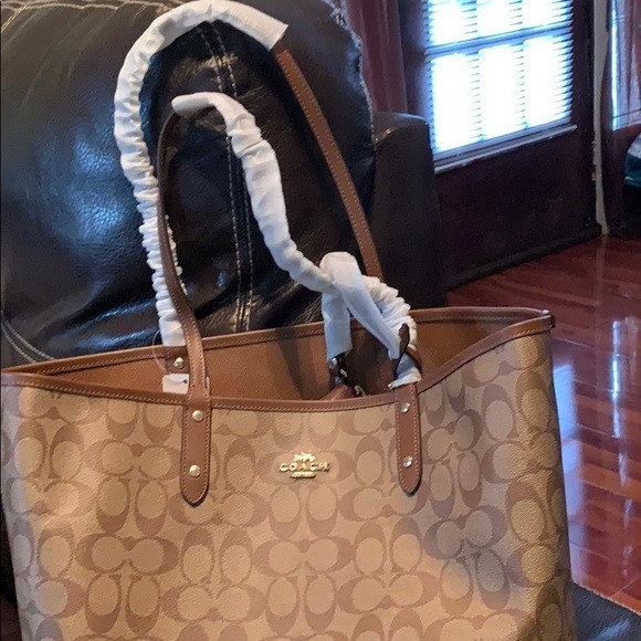 COACH City Tote Bag Signature Canvas