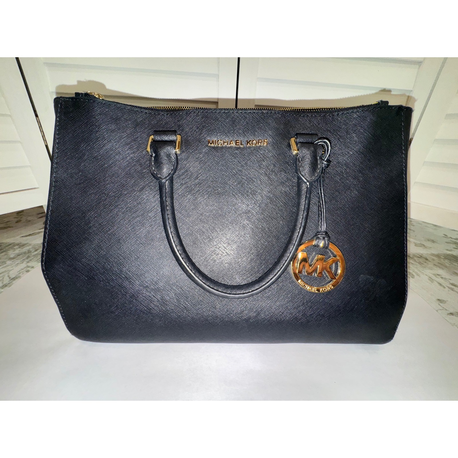 Michael Kors Savannah Satchel Women Black Saffiano Leather Gold Hardware Large