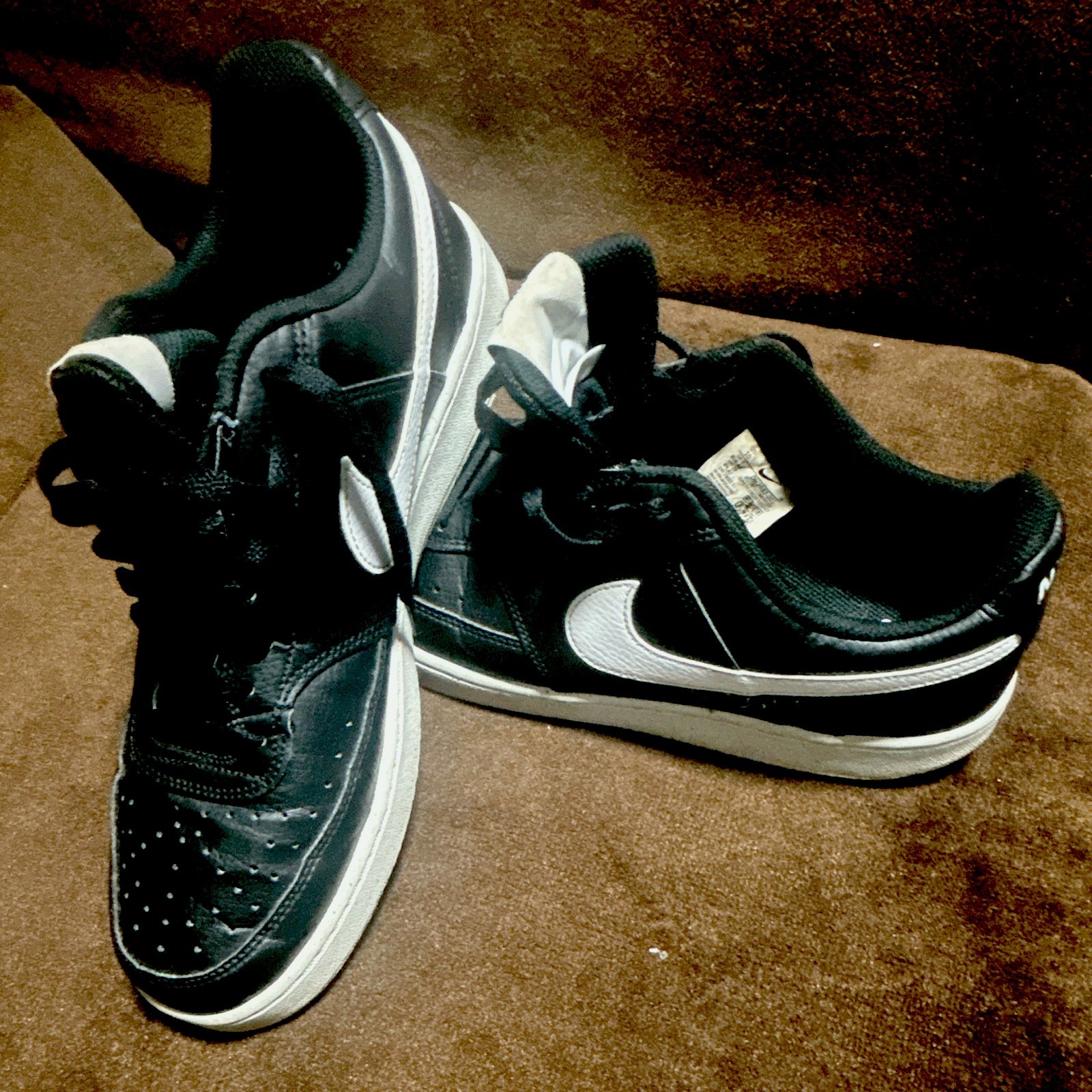 Nike Court Vision Men’s Low Top Lace-Up Sneakers Black/White Pre-Owned