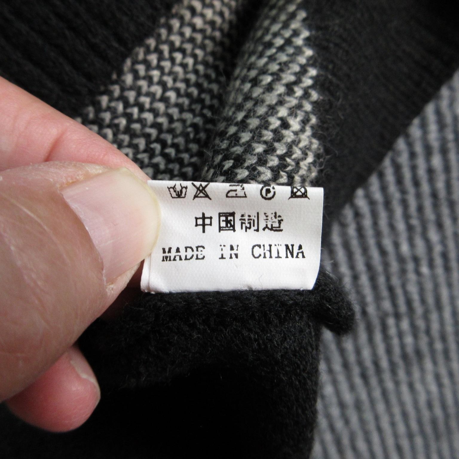 Ceimon Mens Large Black Pullover Centipede Hoodie Pockets Graphic Oversized Y2K
