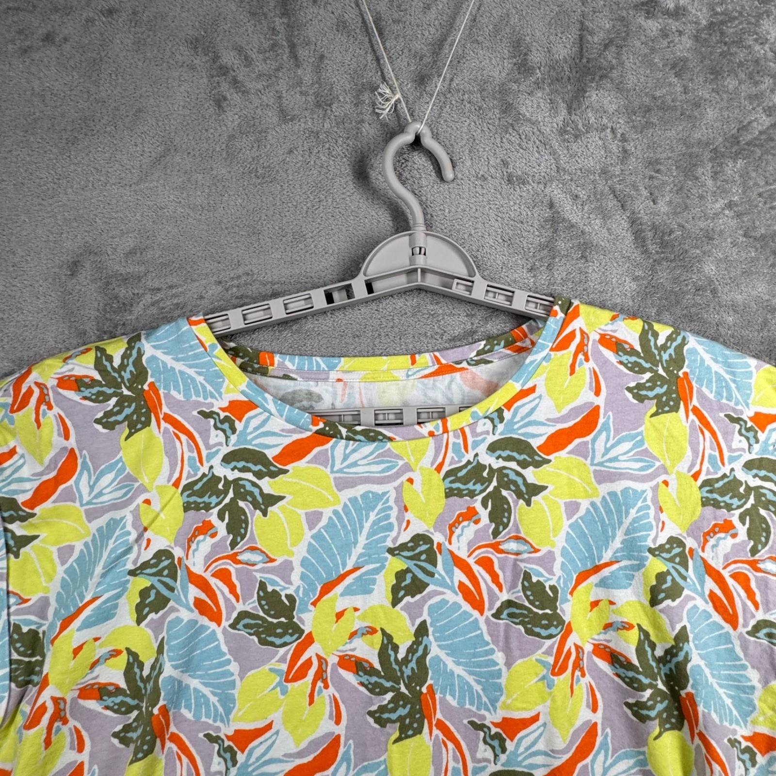 LL Bean Signature Tee XL Tropical Leaf Print Shirt Top Colorful Spring Summer