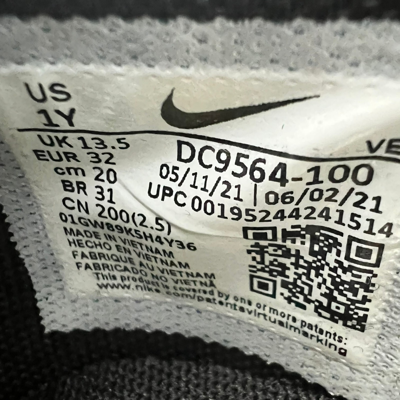 NBA × Nike Dunk Low EMB ‘75th Anniversary Chicago Bulls’ DC9564-100 Size 1Y BNIB