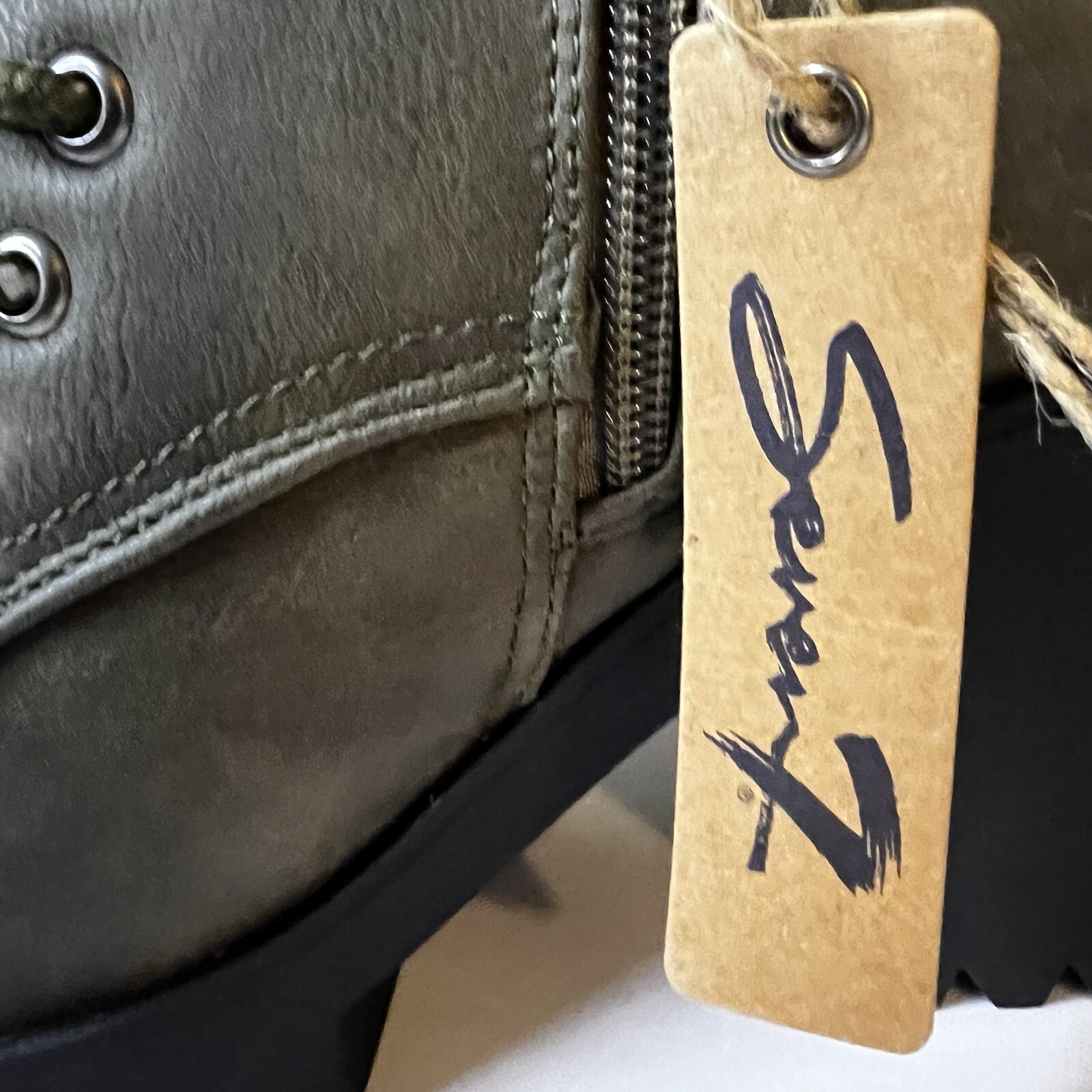 NWB Seven7 Flatiron Ankle Boots Olive Lug Sole Man-Made Materials 3.5″ Heel 8