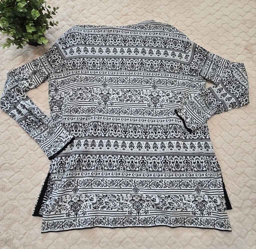 J. Jill Black and White Jacquard Open-Front Cardigan, Small