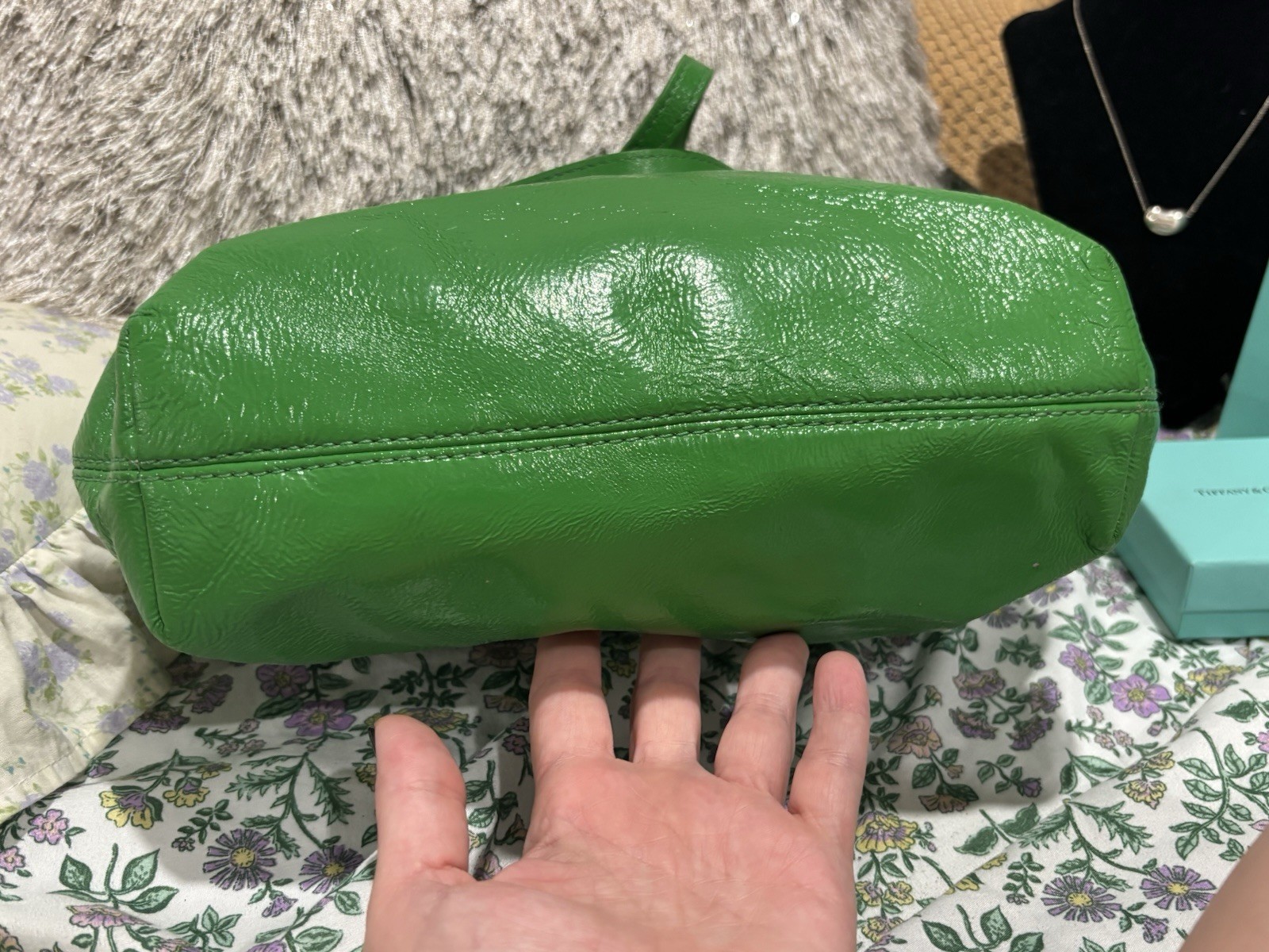 Michael Kors Jet Set Tote Bag bright green patent leather gold chain accents