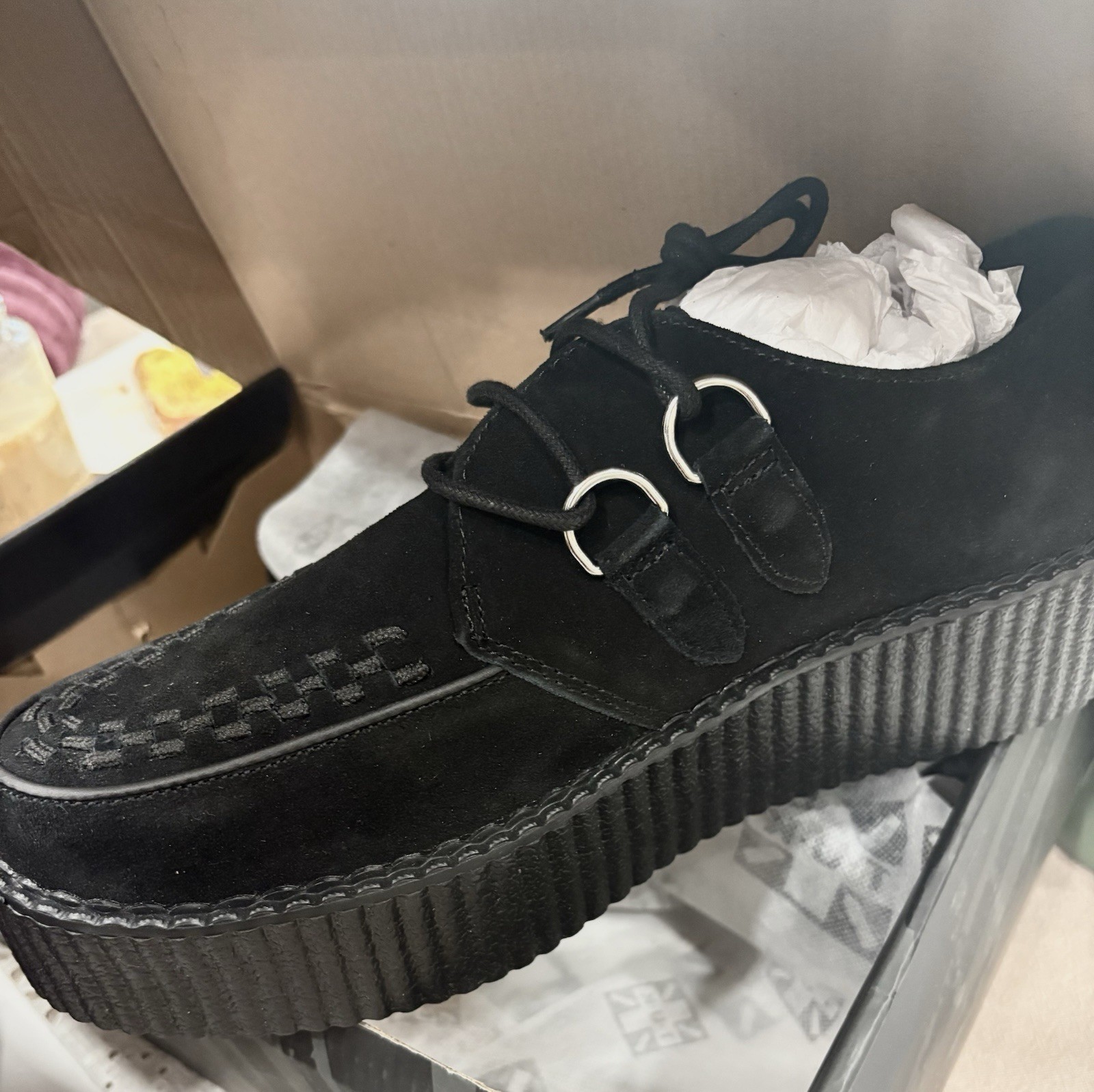 T.U.K. Men’s Black Suede Leather Creepers Skull Theme Rubber Sole Size 11
