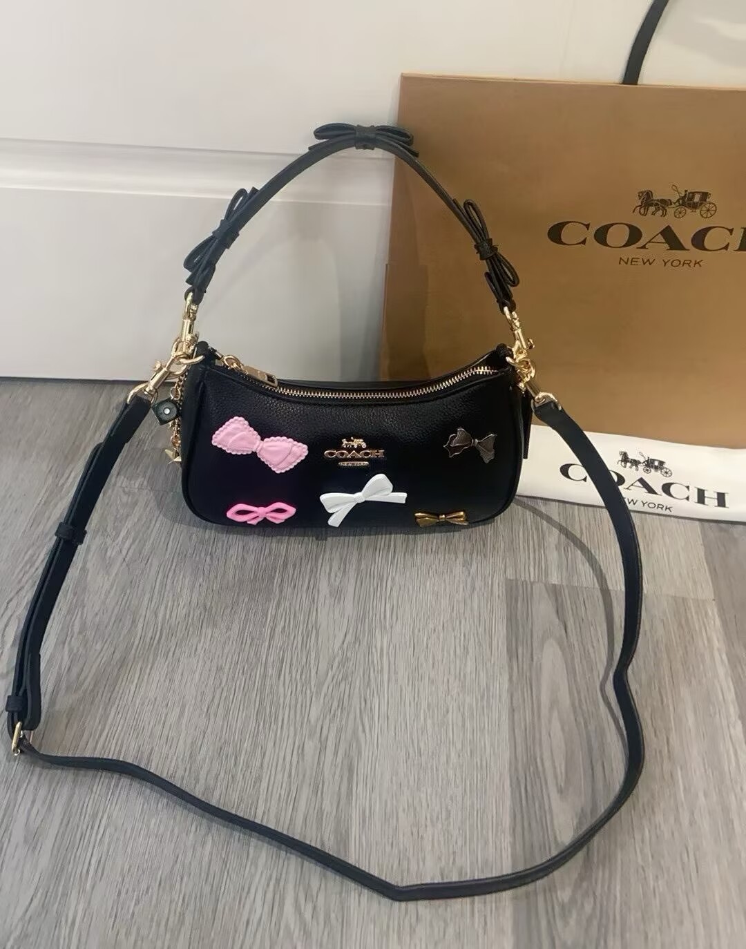 NEW COACH Teri Shoulder Bag With Bows And Charms Crossbody Bag Black CDY93