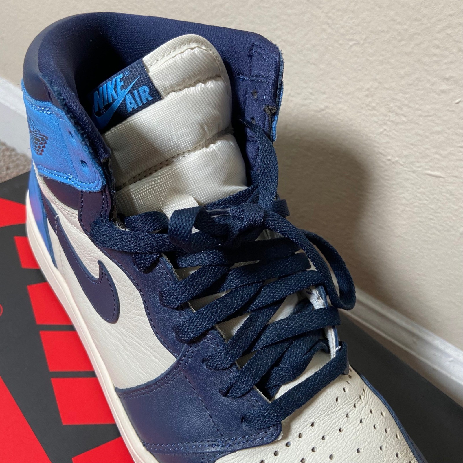 Jordan 1 Retro High OG Obsidian 2019 Men Size 10.5 Used with Box 555088-140