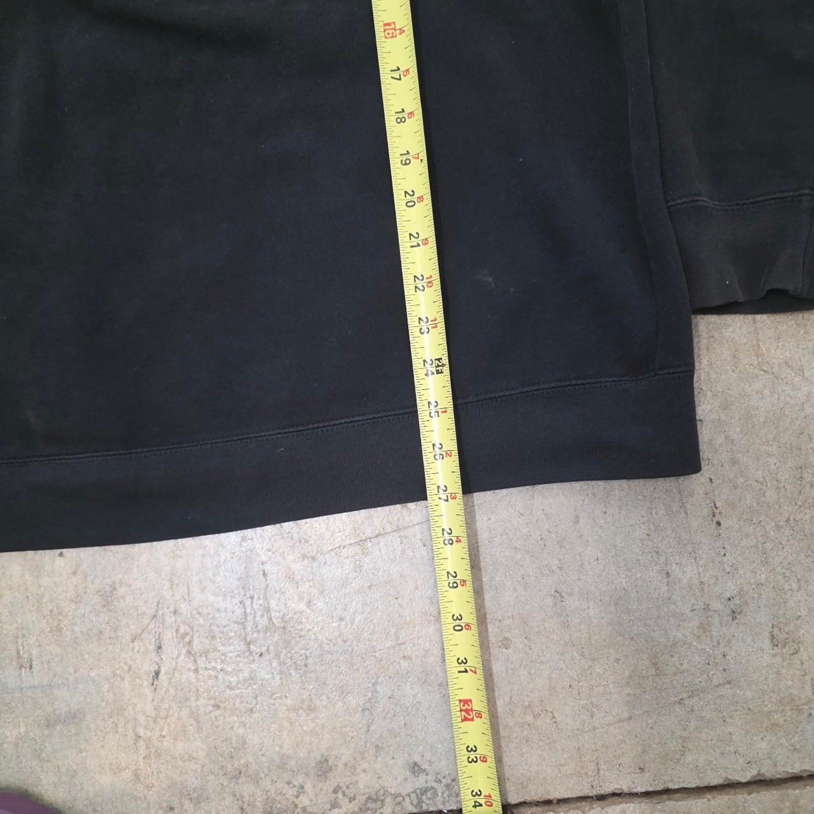 Y2K Santa Cruz Skateboarding Black Sweatshirt (M)