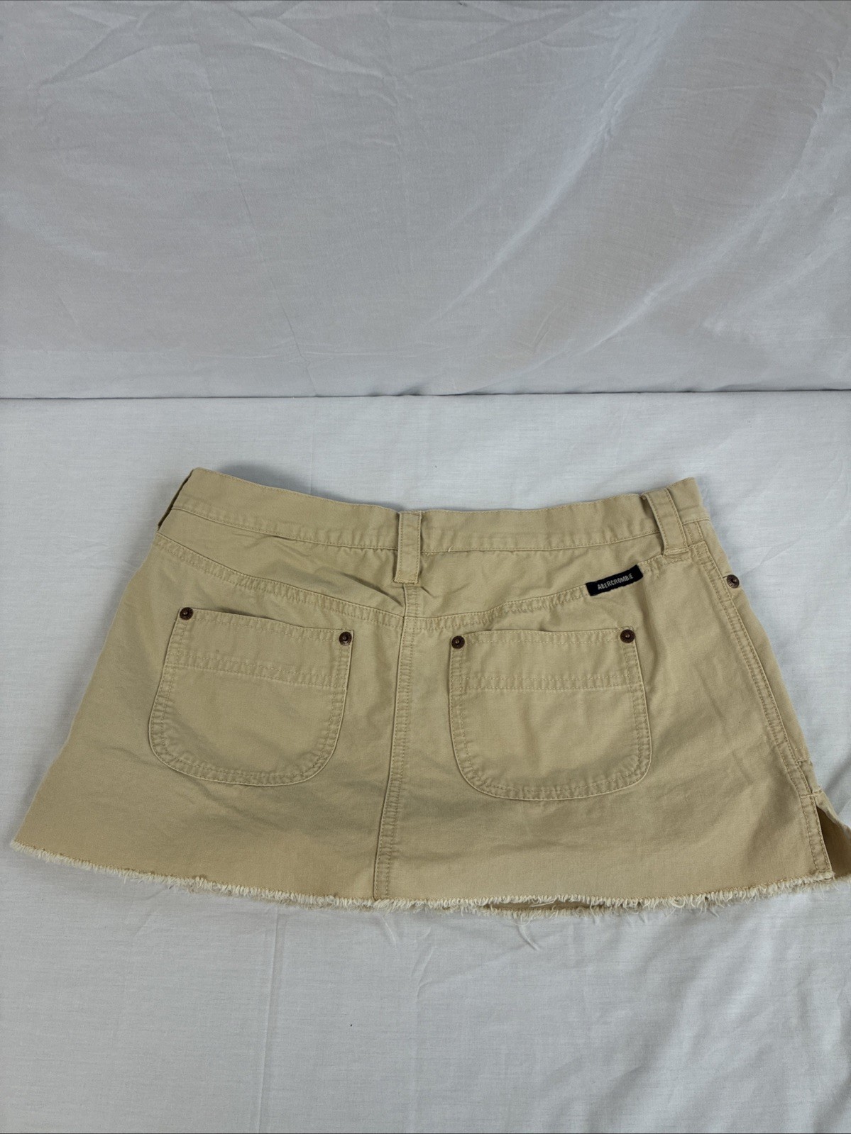 Abercrombie And Fitch – Mini Skirt with Shorts Size 4 – Tan- PRE-OWNED – GOOD