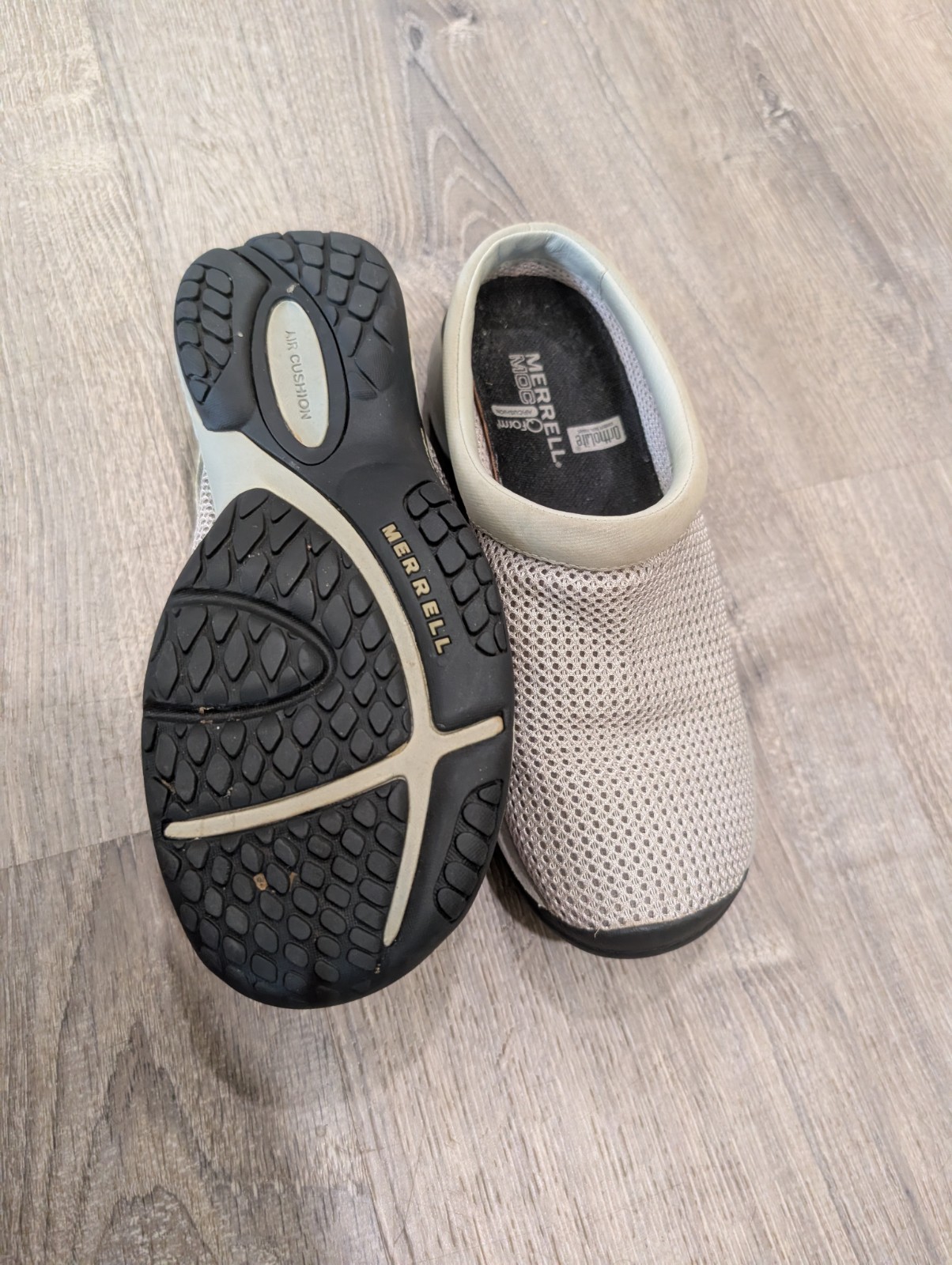 Merrell Breathable Mesh Slip-On Sneakers Beige/Black Rubber Outsole