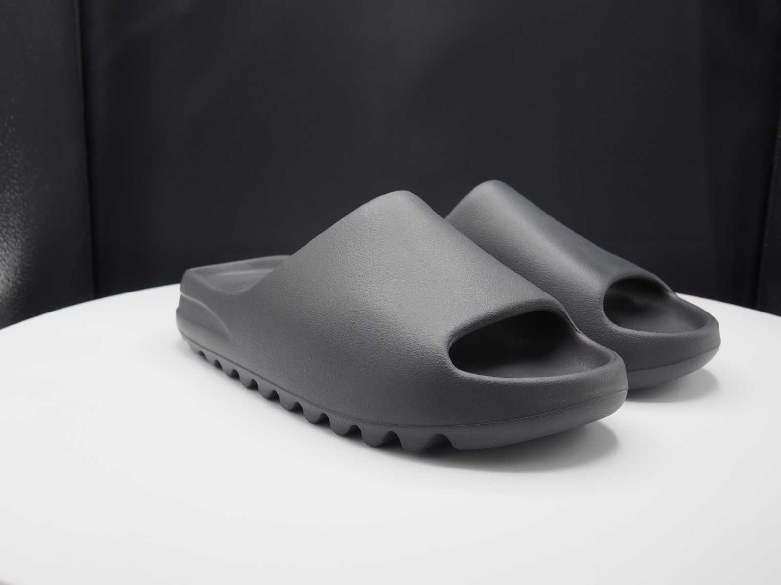 Adidas x YEEZY Slide “Slate Grey” ID2350 Men’s size 9 US