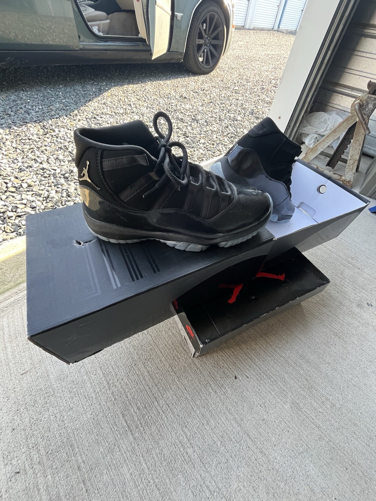 Jordan 11 cap n gown black size 11