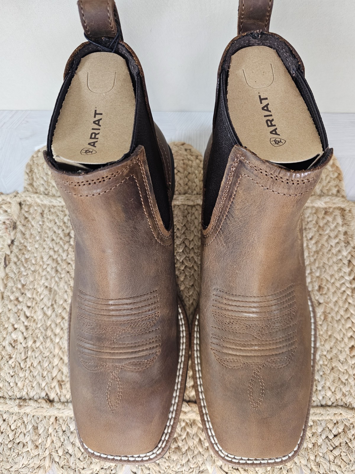 Ariat Booker Ultra Chelsea Western Boots – Distressed Tan – Size 10 – Brand New