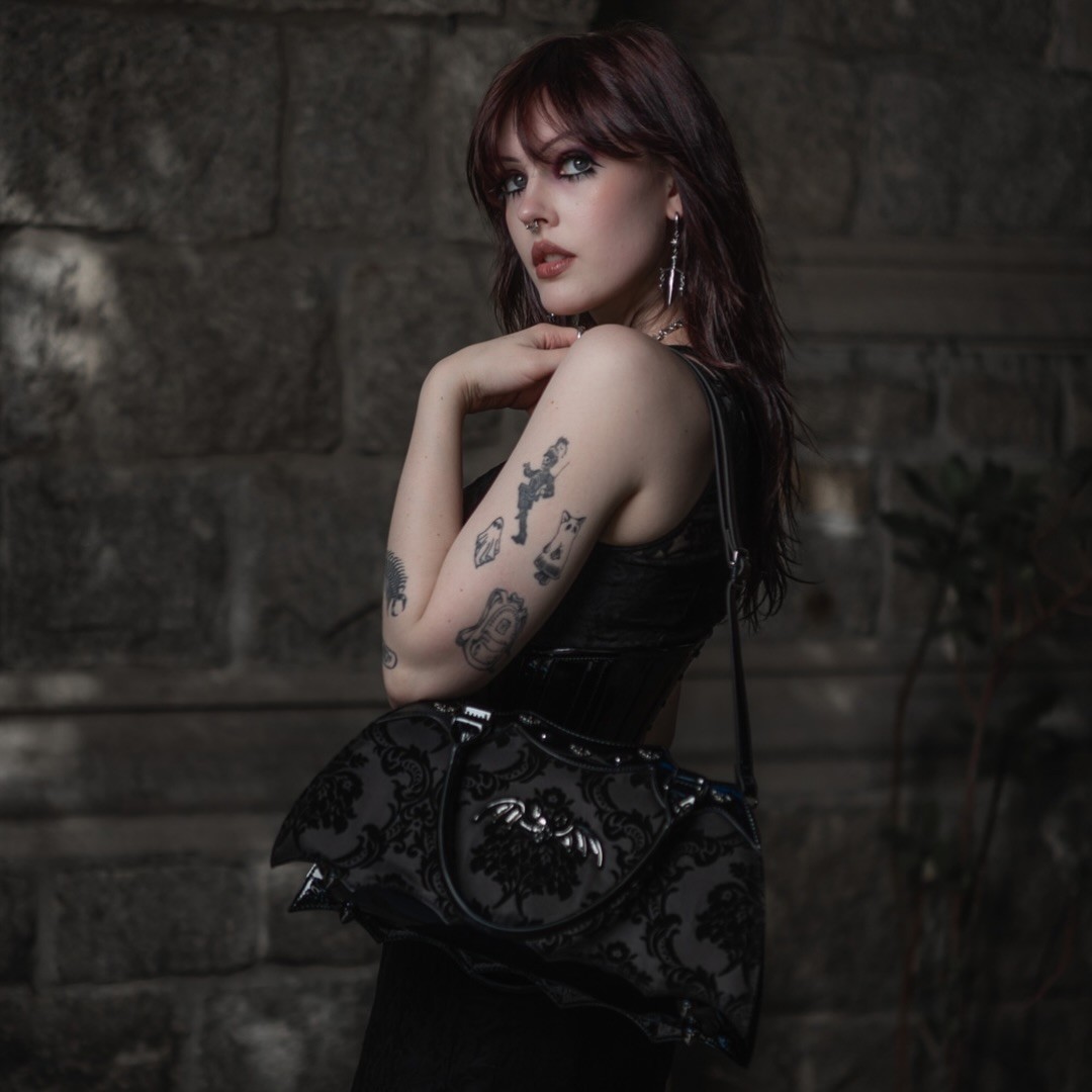 Bat Shaped Purse Damask Print Metal Bat on Bag with Shoulder Strap (Black)