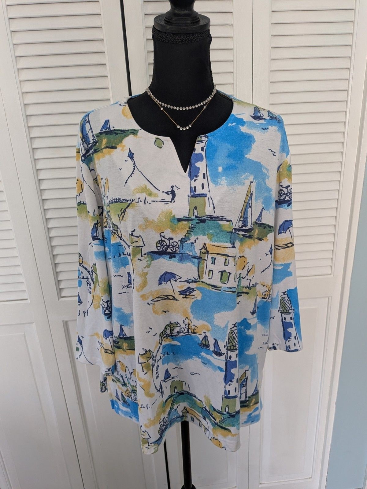 Links Top Women’s 1X Coastal Town Blue Lighthouse Vacation Scenes Whimsy T-shirt