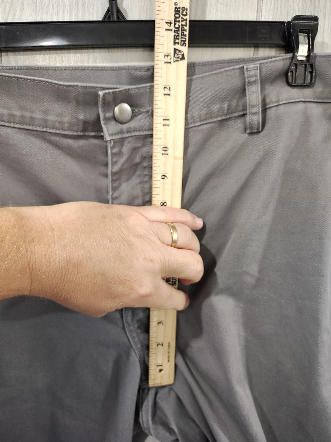 Men’s 40 Grit By Duluth Trading Size 42×30 Pants Gray Work Chore Casual
