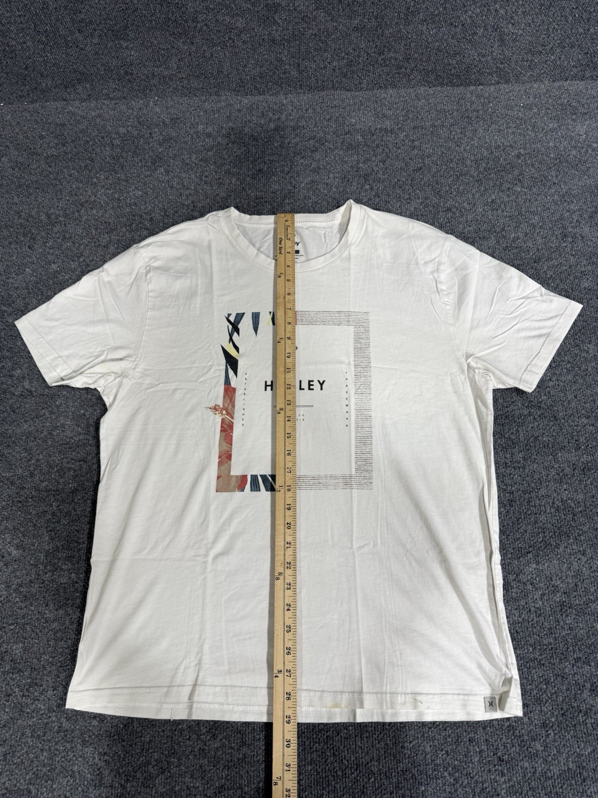 Hurley Graphic T Shirt Mens Large White Surf Skate Short Sleeve Cotton Tee
