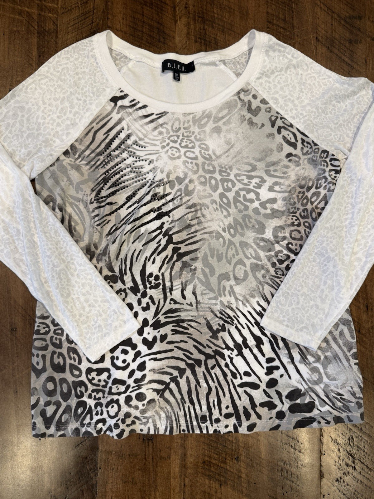 B.L.E.U. Animal Print Raglan Top Embellished Cheetah Tiger Stripe Womens Size M