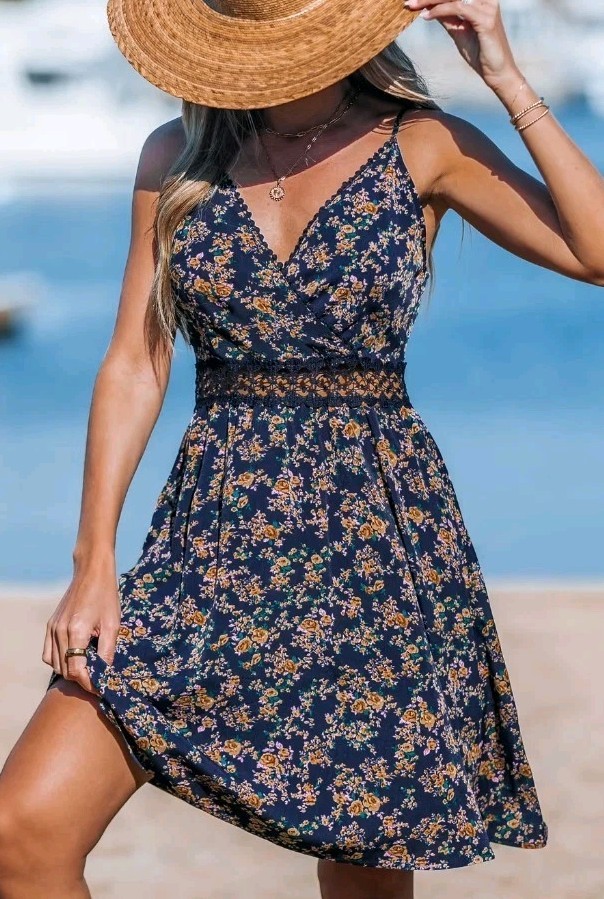 Nwt Cupshe Women’s Blue Ditsy Surplice Sleeveless Mini Dress Size Medium