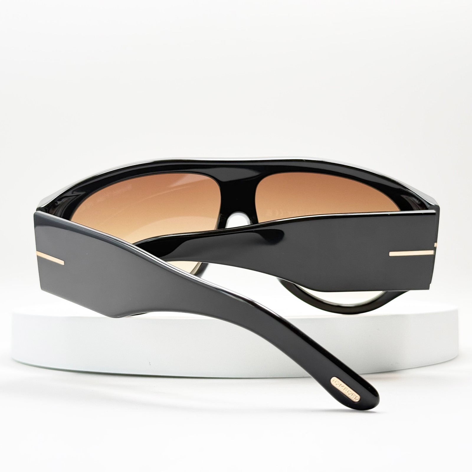 Tom Ford TF1044 Bronson Sunglasses Black Frame Gradient Brown Lens 60-12-140