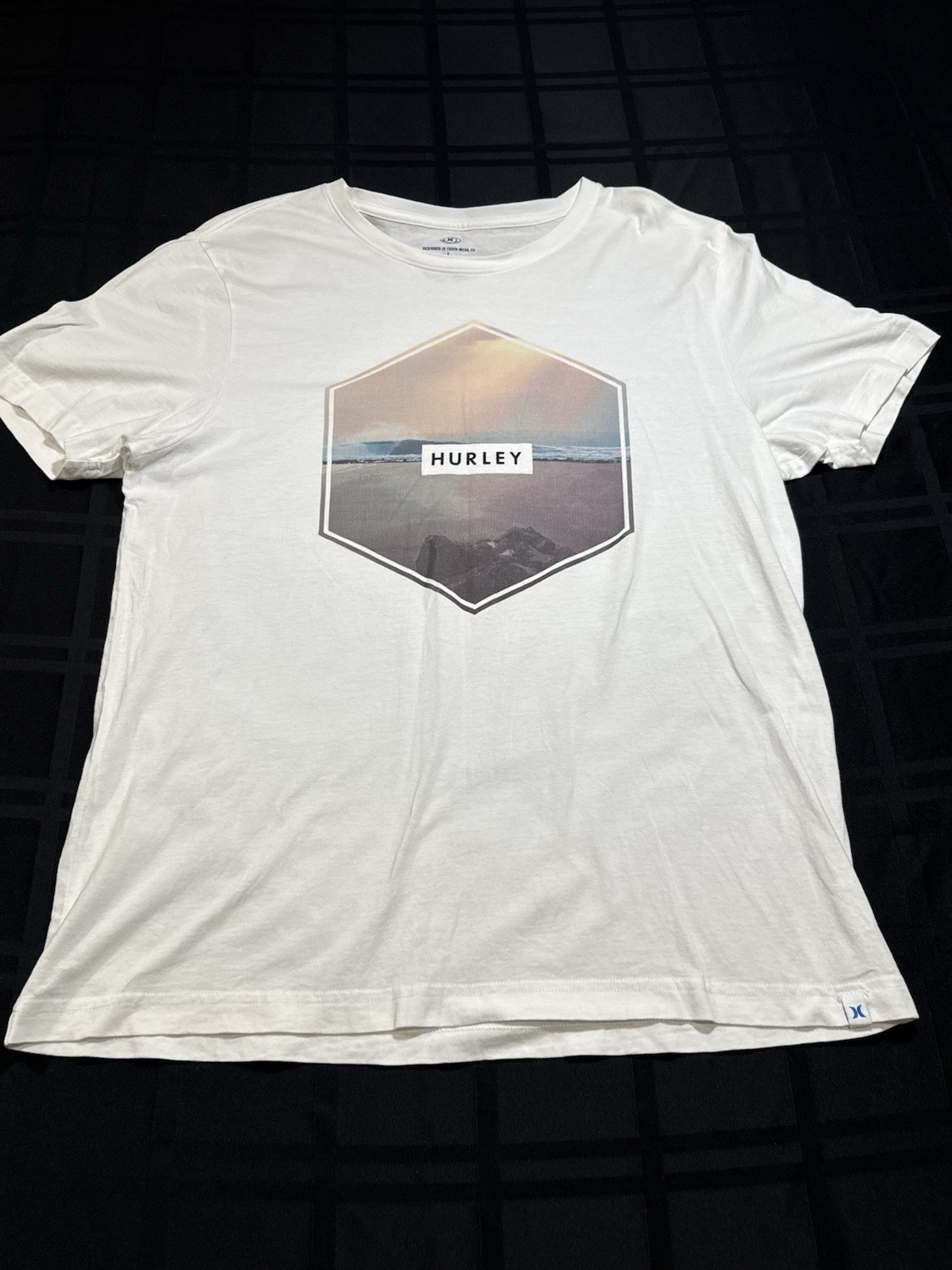 Hurley Men’s L White Graphic Logo Crew Neck Short Sleeve Cotton Tee