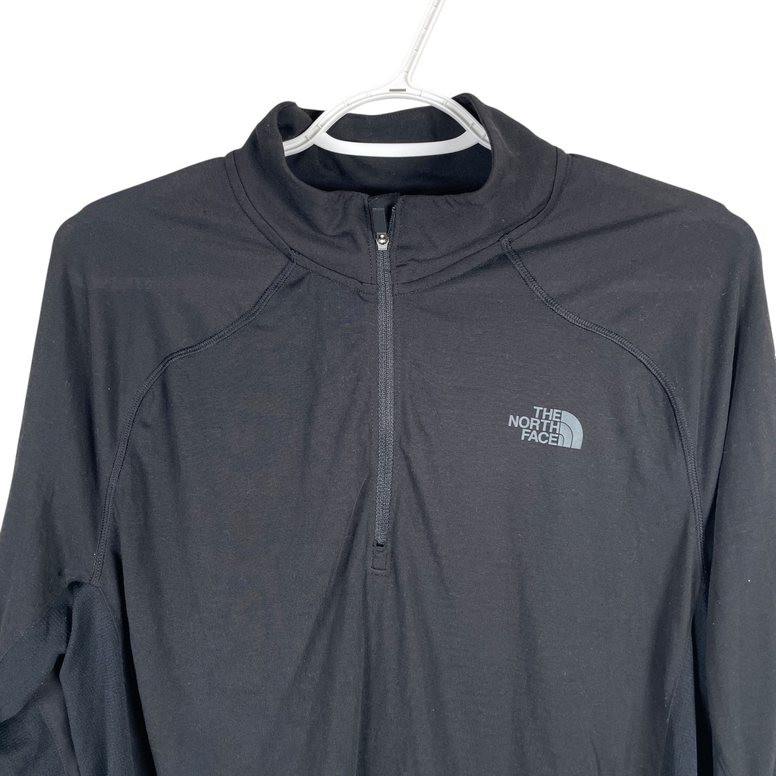 North Face Essential 1/4 Zip Pullover Mens M Black Running Breathable Reflects