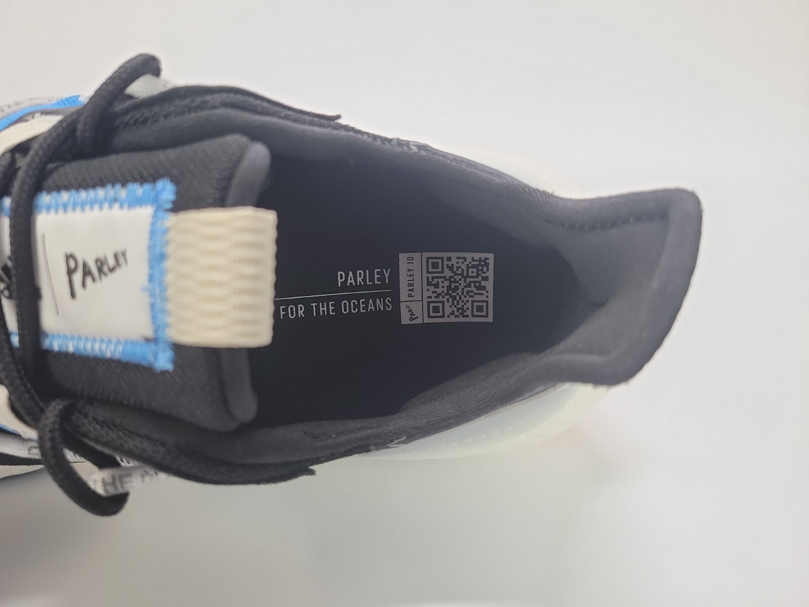 adidas Ultraboost 22 X Parley Women’s Running Shoes Sneaker Black Sz 10 HQ6533