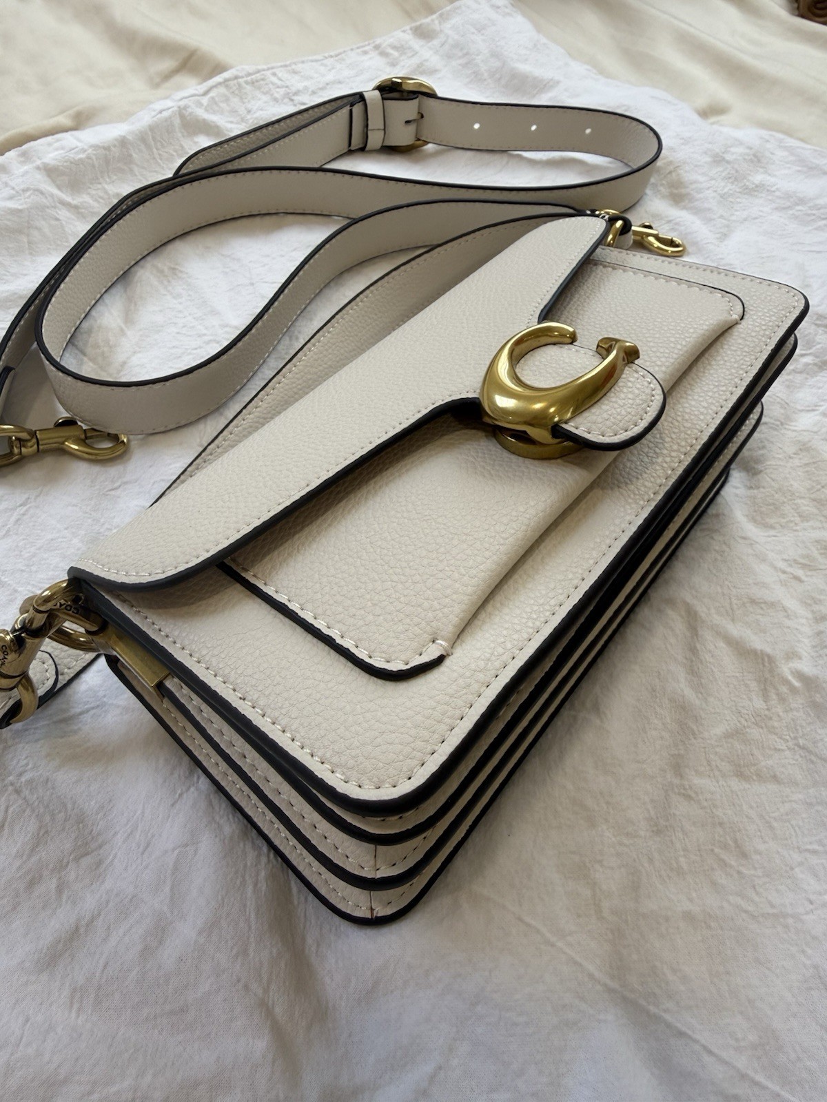 Coach Tabby 20 Women’s Shoulder Bag White With Gold Hardware – Small