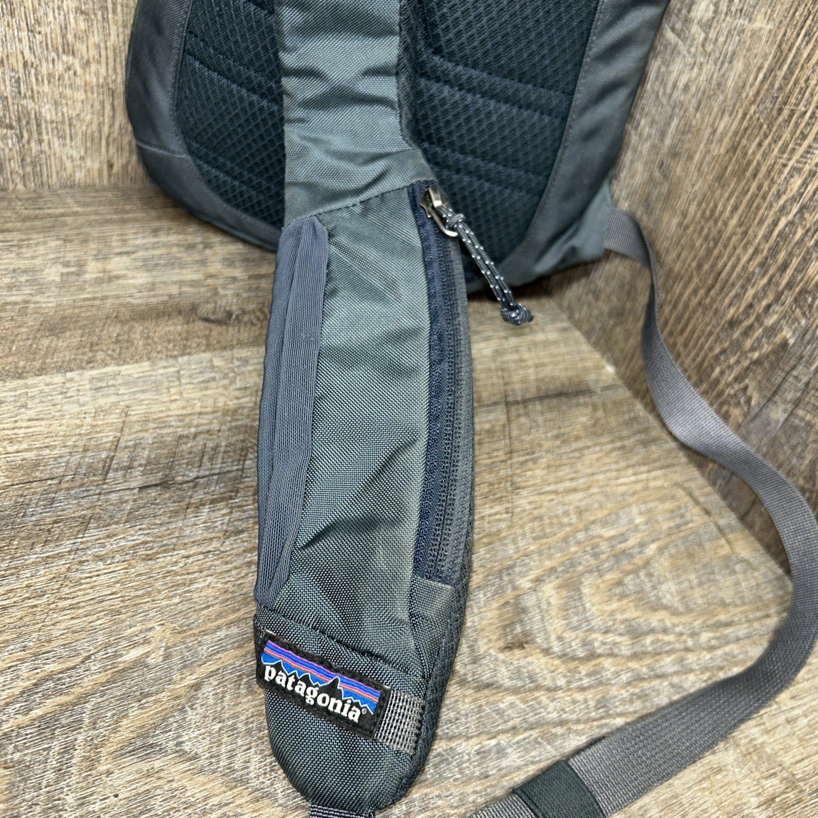 Gently Used Patagonia ATOM 8 Liter Crossbody Bag