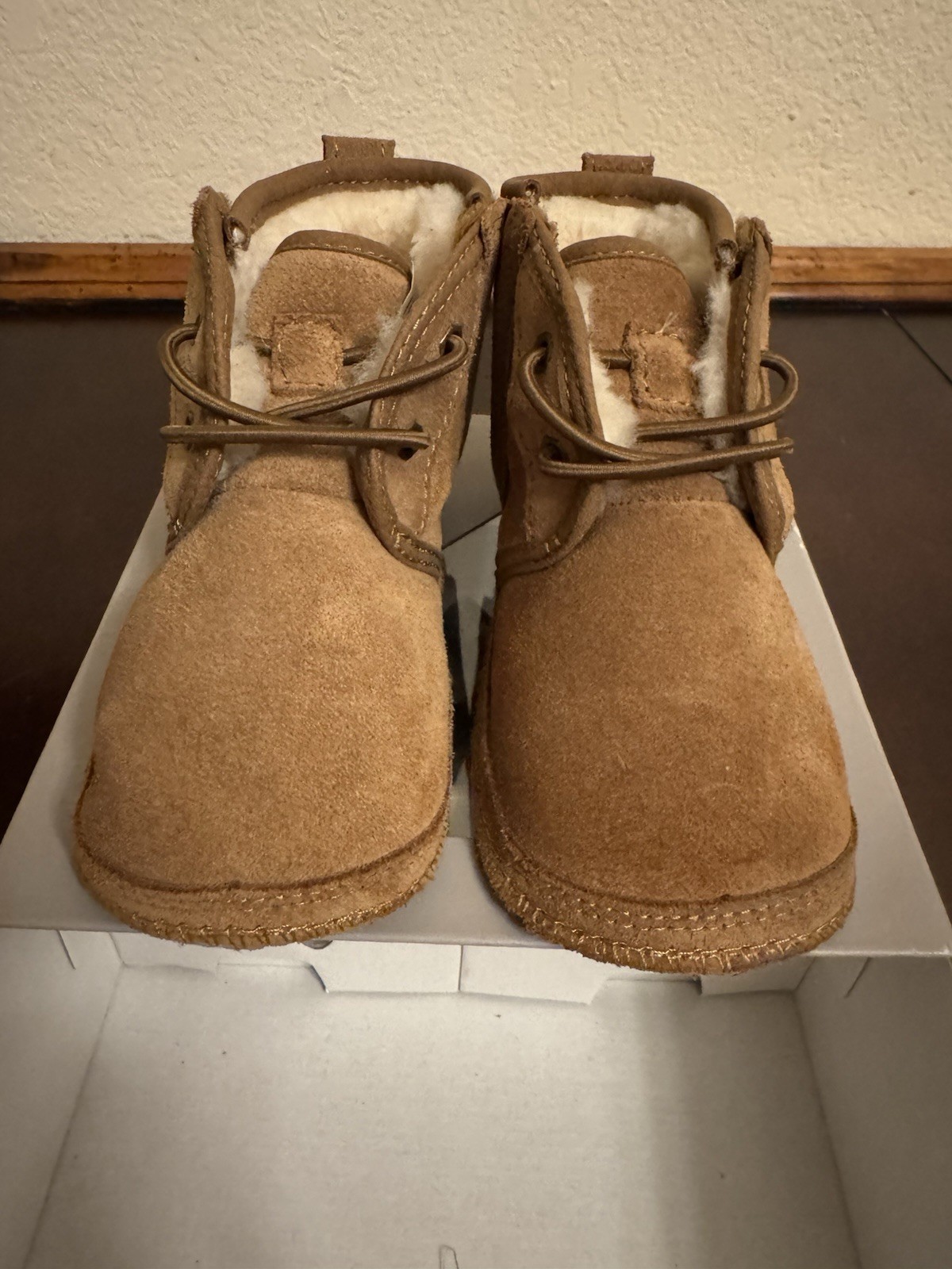 UGG Baby Neumel Boots Slipper Shoes Chestnut Size 04/05 12-18 Months NEW In Box