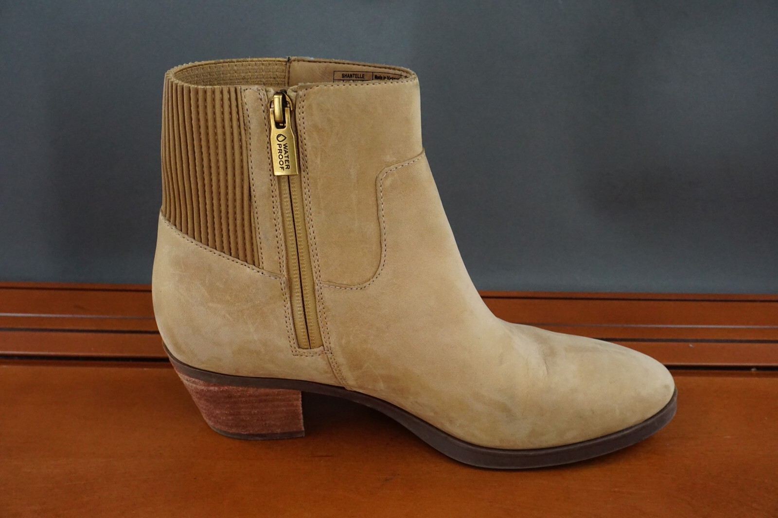 Vionic Shantelle Womens 8 Shoes Brown Leather Water Resistant Pull On Ankle Boot