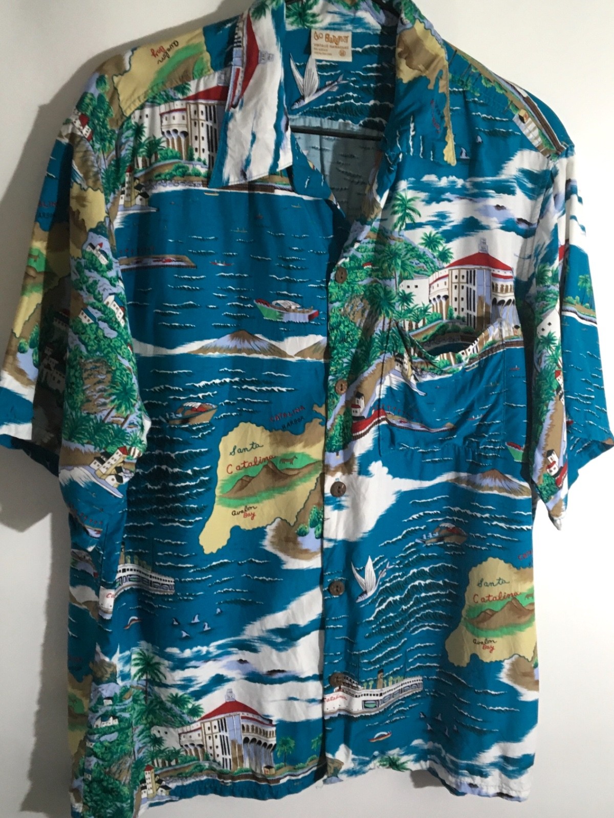 Go Barefoot Vintage Men’s Size Medium Santa Catalina Island Map Hawaiian Shirt