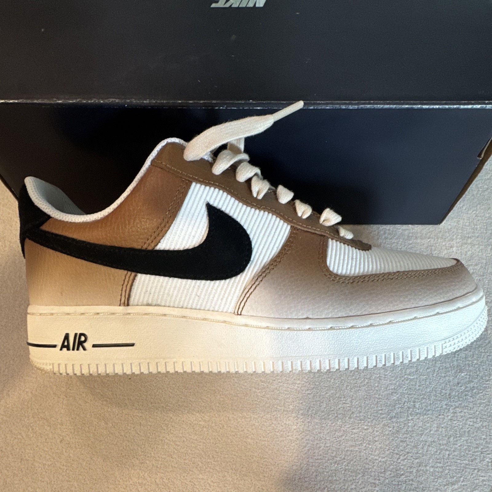 Nike Air Force 1 ’07 Low Top Leather Lace-Up Colorblock Beige/White/Black