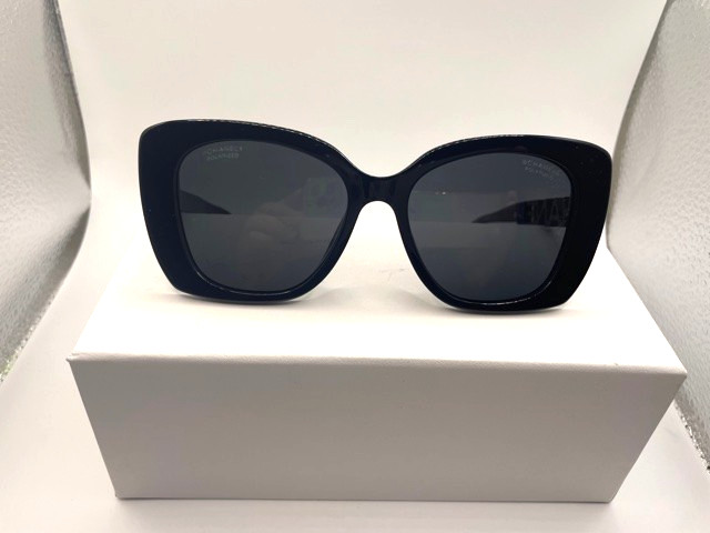 Authentic CHANEL 5422 Women Sunglasses Polarized-Black CC Logo New With Box