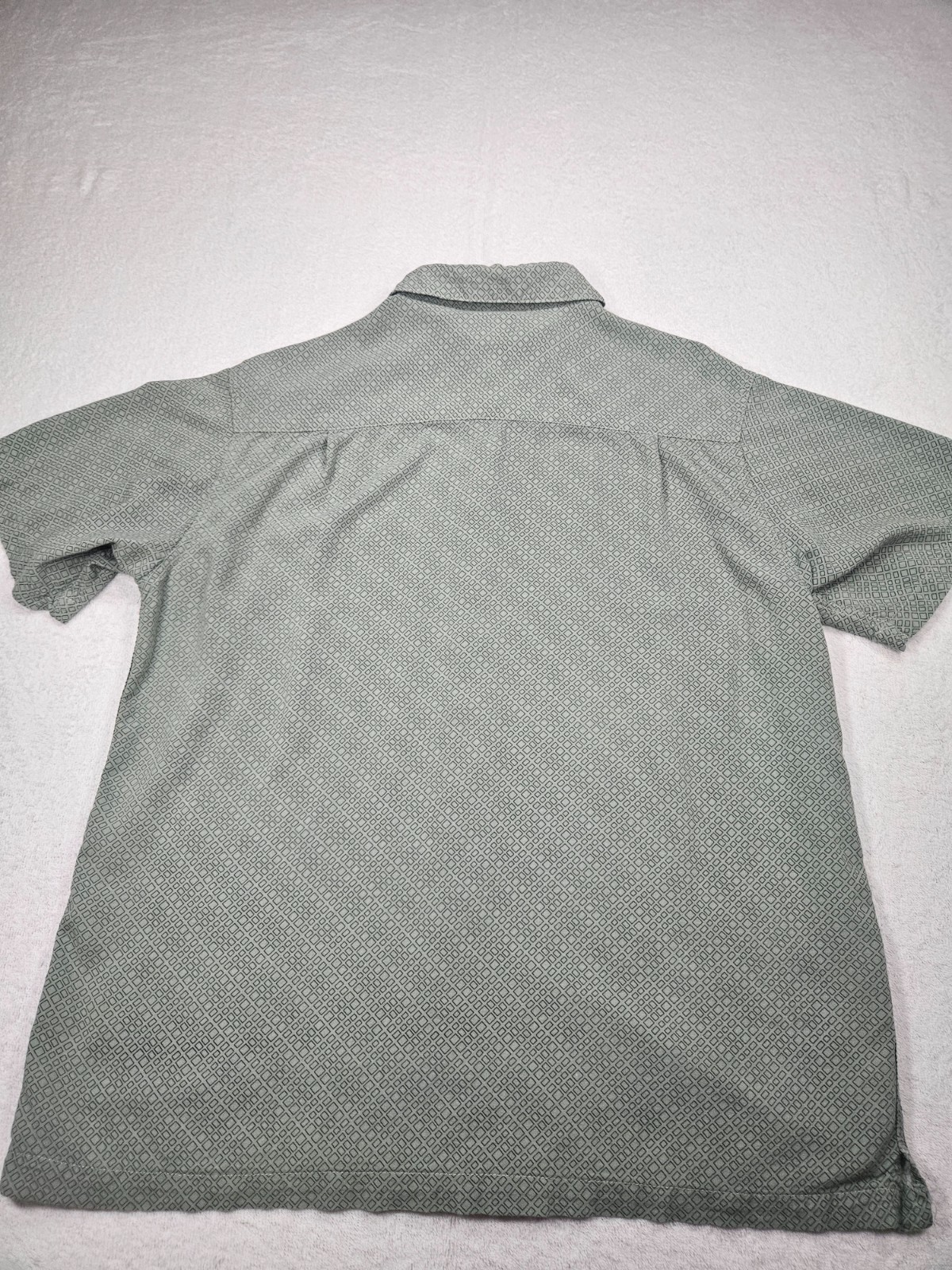 Haggar Luxury Microfiber Men’s Green Plaid Button-Up Shirt Size L with Pocket