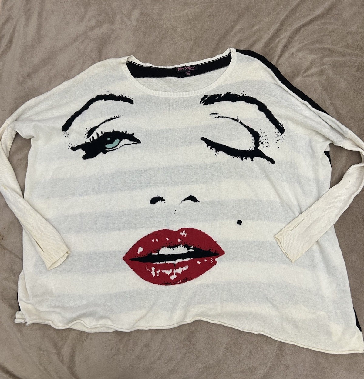 Betsey Johnson BETSEY BABE Wink Marilyn Sweater One Size