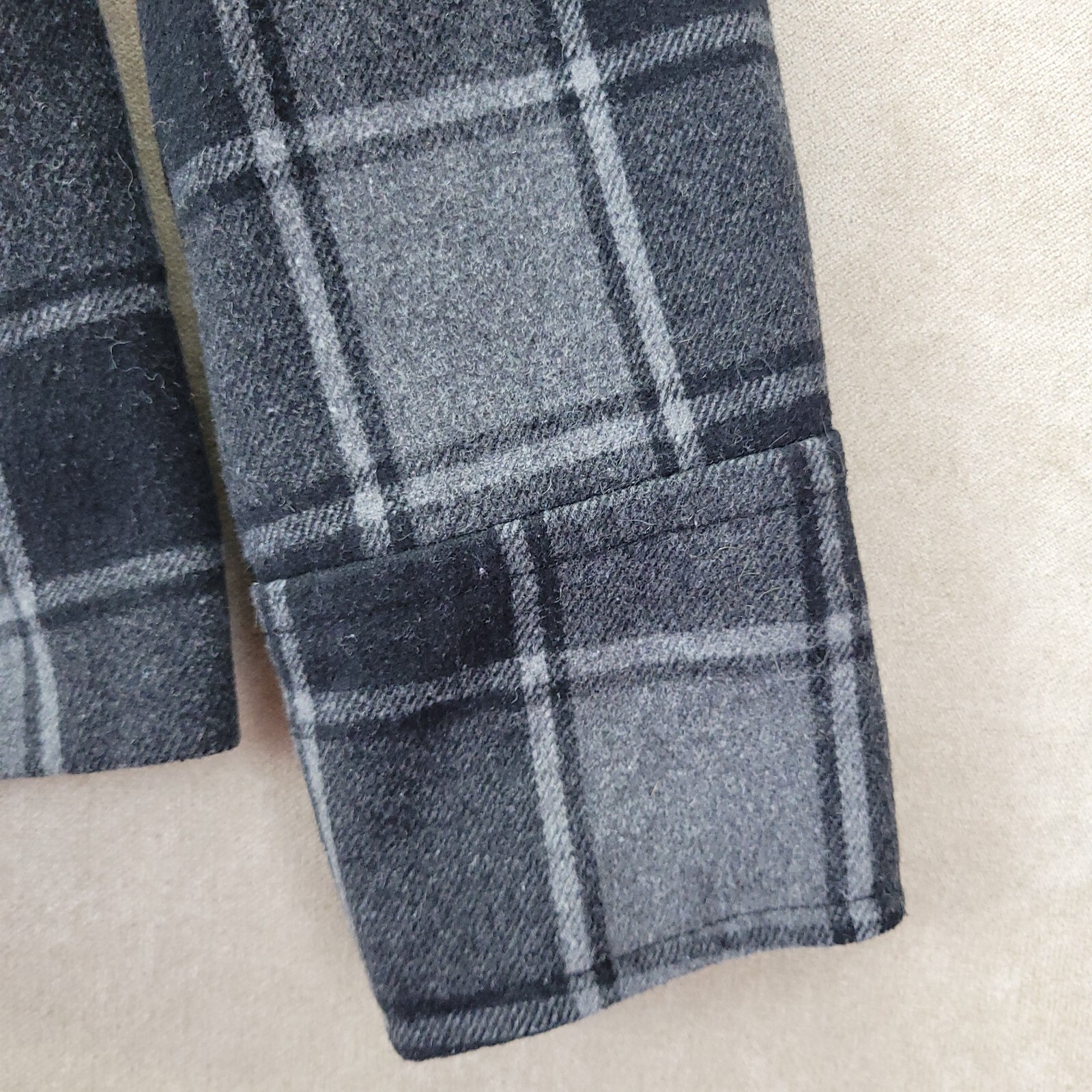 Old Navy Gray & Black Plaid Wool Blend Womens Double Breast Pea Coat Size Medium