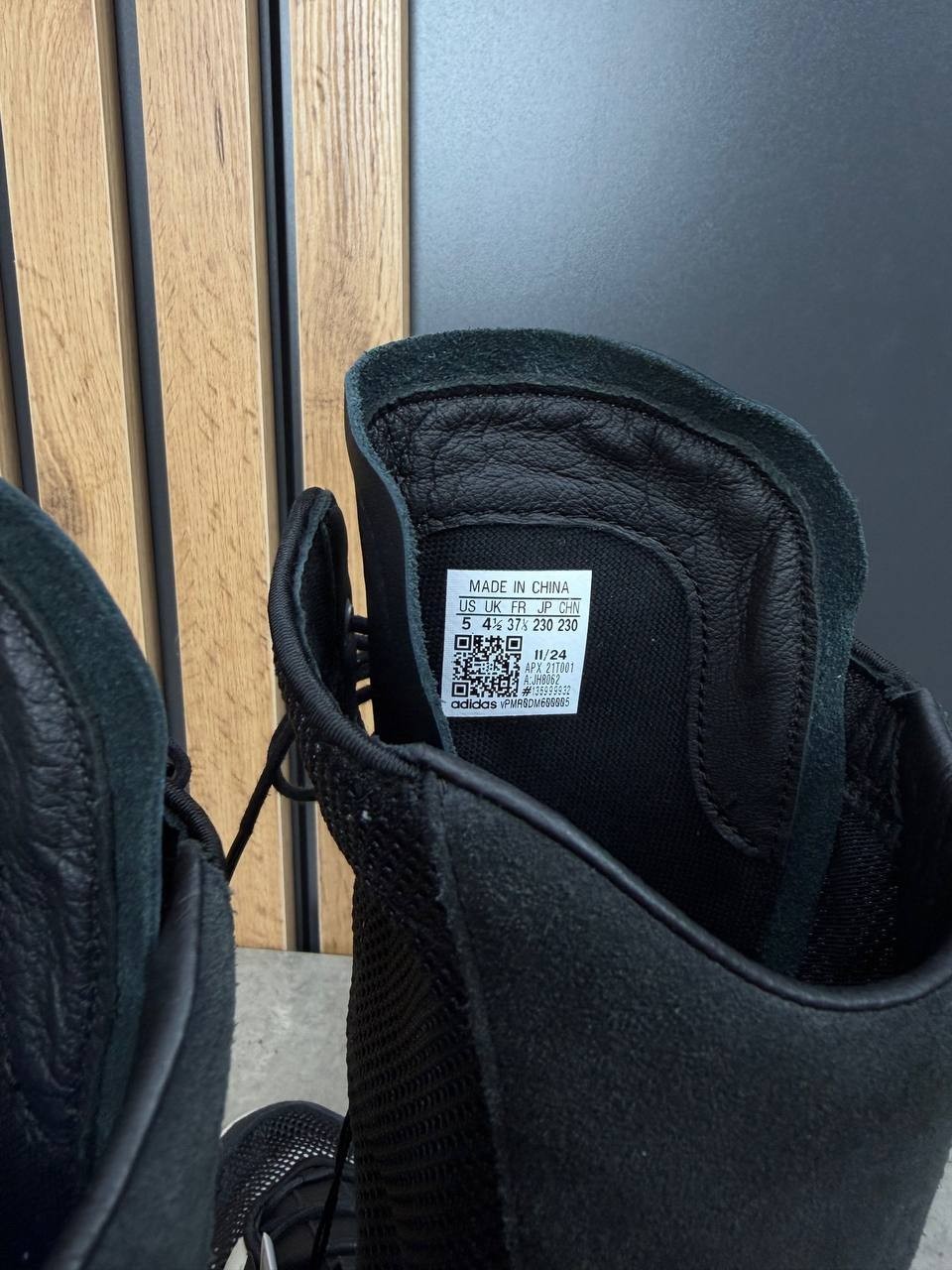 Adidas Y-3 Regu Boot Black/Talc Size 37 1/3