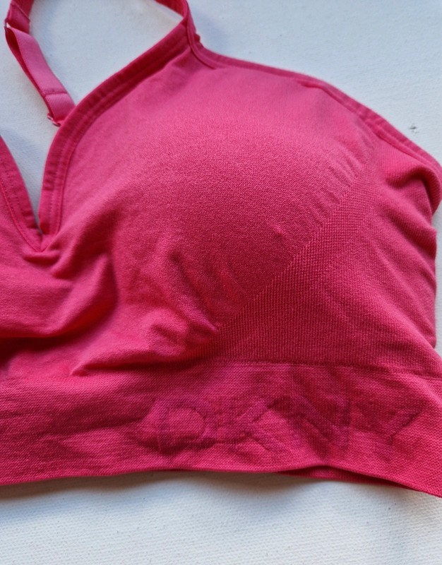 DKNY Seamless Bra Wireless Cups Fully Adjustable Soft Stretch Fabric Pink Size L