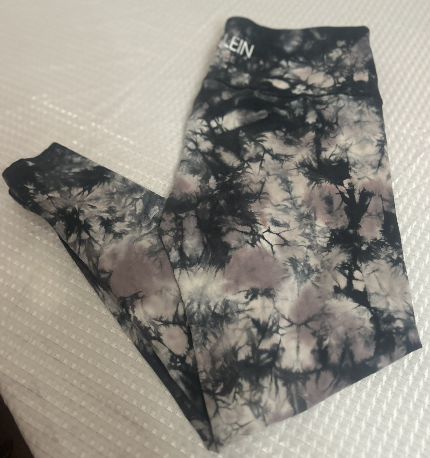 Calvin Klein Med Performance High Waist Tie-Dye Cropped Legging & matching tank