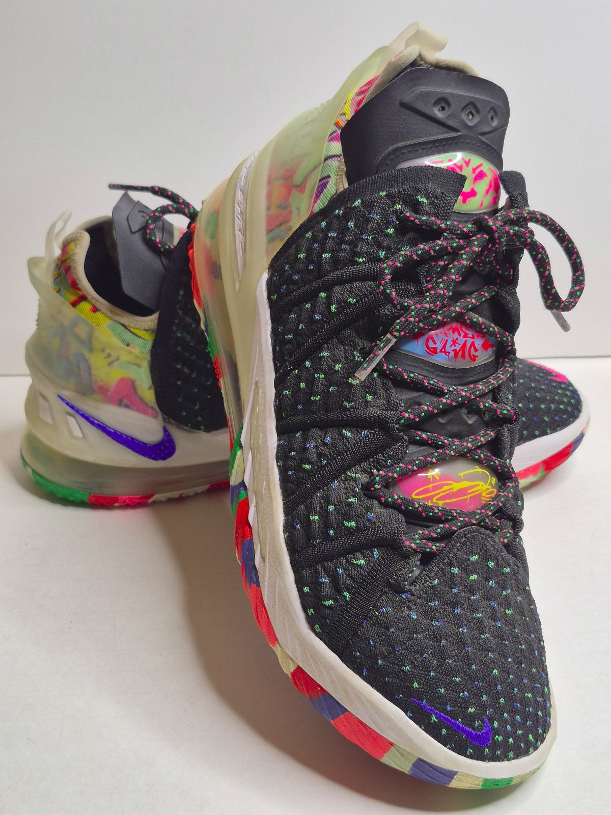Nike Sneakers Men’s 8.5 LeBron 18 James Gang Multicolor Basketball Shoes