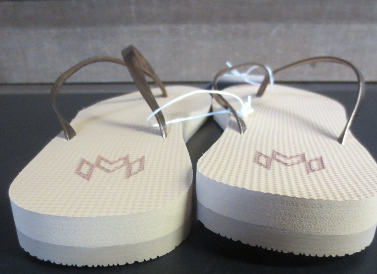 Malvados Lux II Bronzed Flip Flops – US WOMEN’S SIZE 5-11