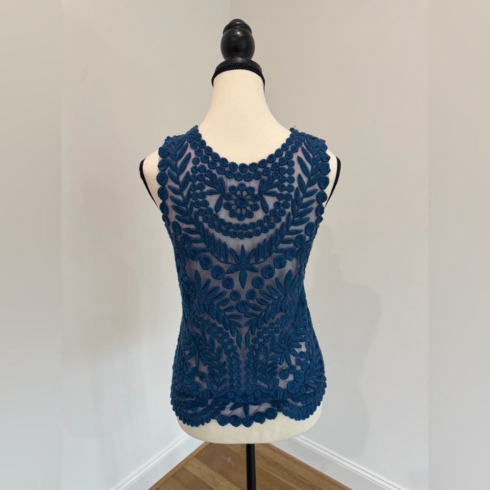 💙 Anthropologie Blue Sheer Embroidered/Textured/Lace Tank Top – Size Small ✨